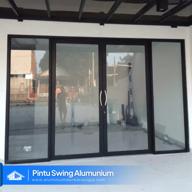 Pintu Swing Aluminium